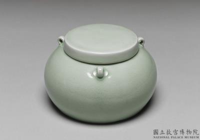 图片[2]-Lidded jar with three-knots in emerald green glaze, Ming dynasty, Yongle reign (1403-1424)-China Archive